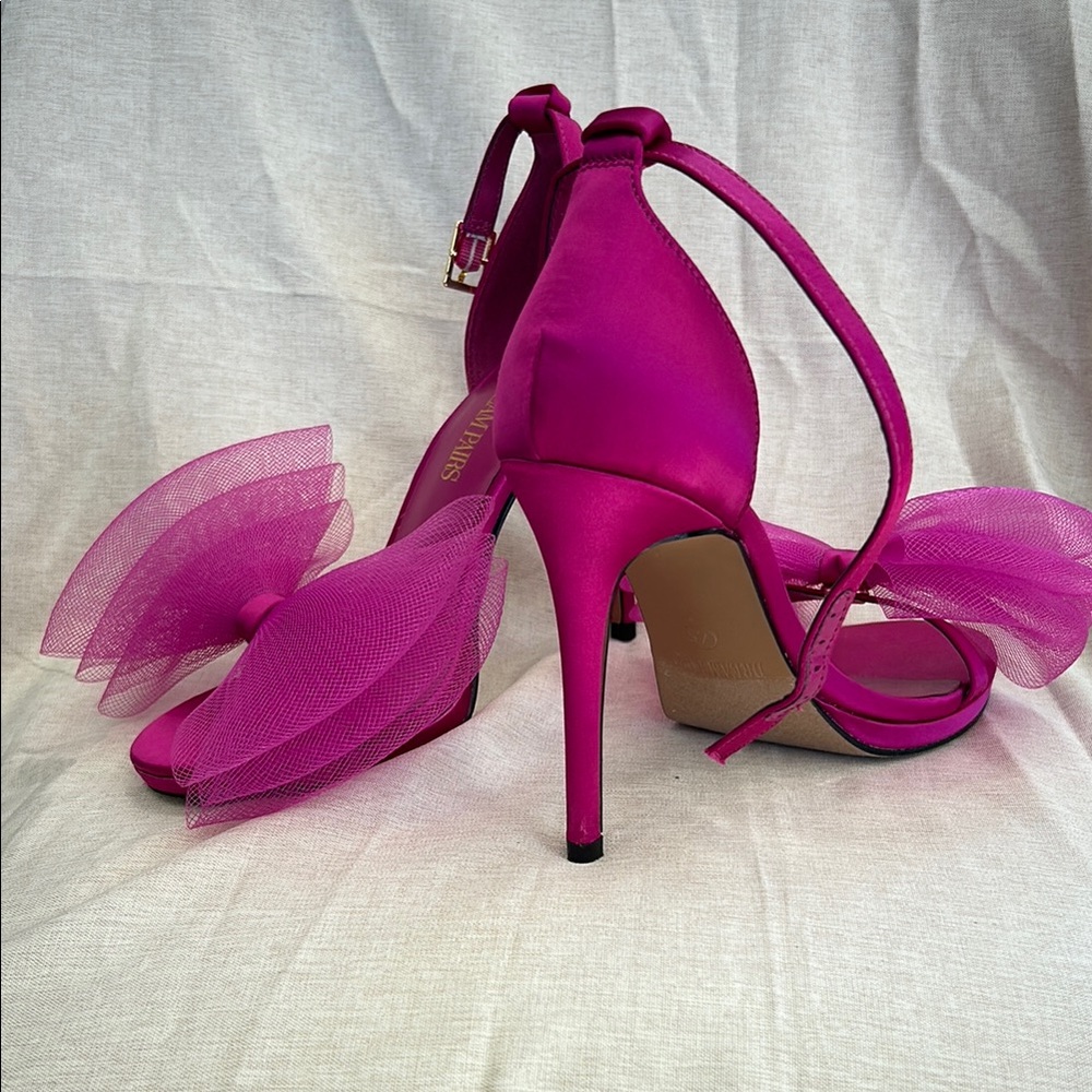 Elegant Pink Satin Heels with Bow Detail